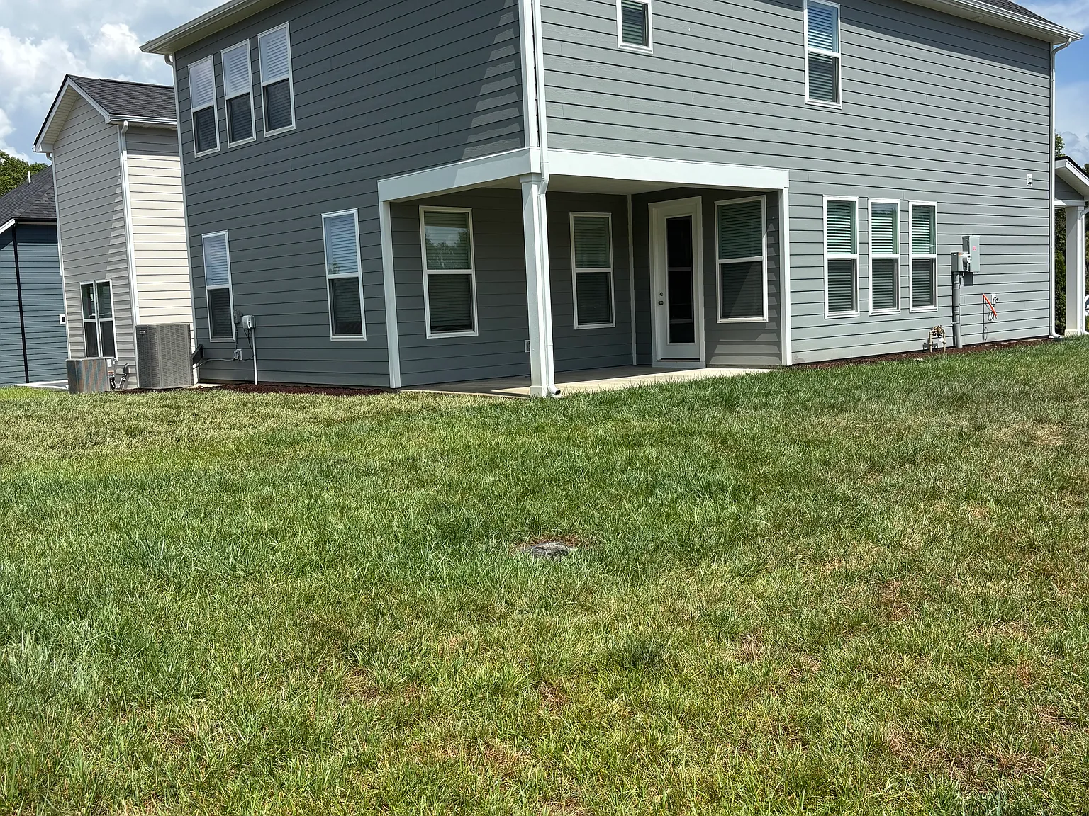 4 bed, 3.5 bath, 2459 sqft, $2,850 — Photo 4
