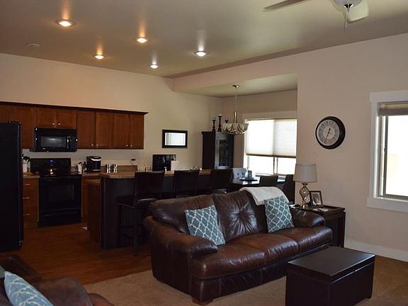 2nd image of 4144 Julaura Ln