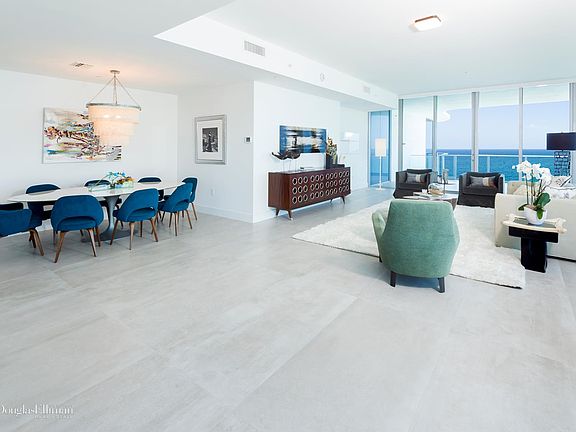 3rd image of 17475 Collins Ave Unit 902