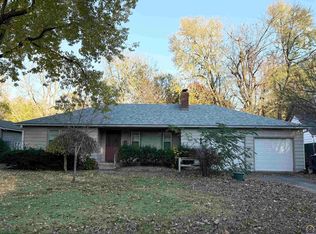 1166 SW Collins Ave, Topeka, KS 66604