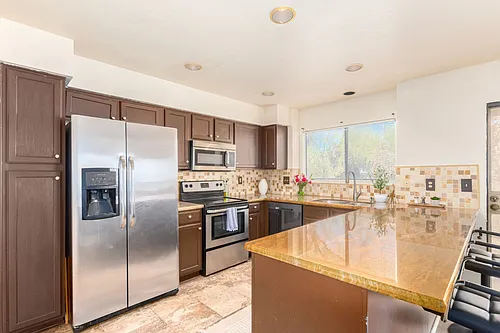 10472 N Fair Mountain Dr Photo 1