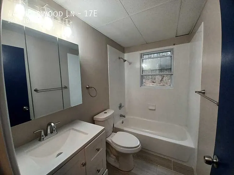 44 Briarwood Ln #17E — Photo 16