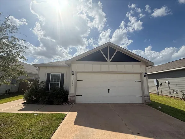 15531 Caramel Springs Dr, Conroe, TX 77303