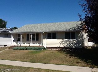 1116 4th St W, Williston, ND 58801