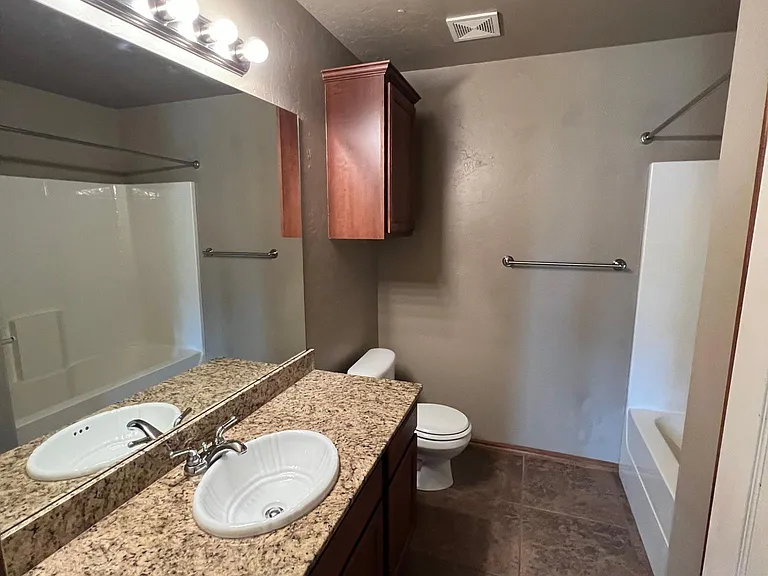 11810 SW 15th Way — Photo 12