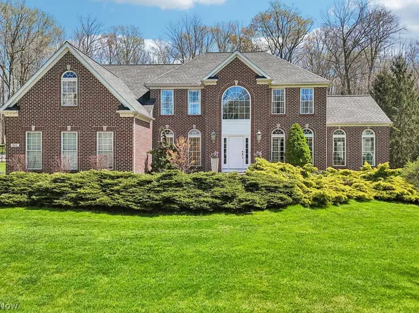 905 Cascades Dr, Aurora, OH 44202