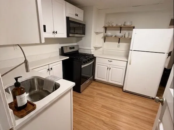 119 Pleasant St #2, Gloucester, MA 01930