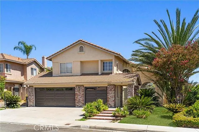 5 bed, 2409 sqft, $4,100 — Photo 1