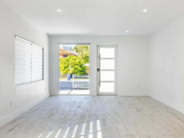 440 SW 21st Rd — Photo 9