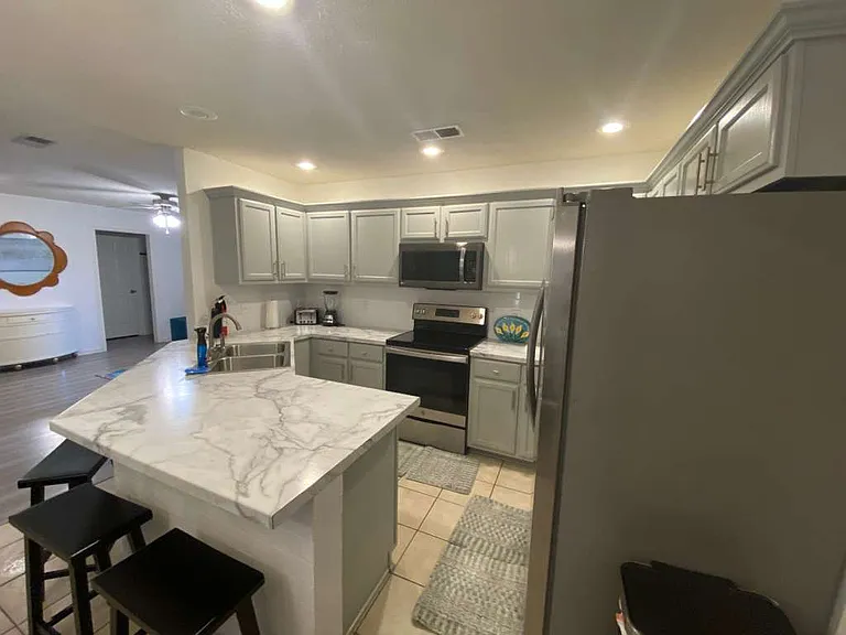 821 Belle Rive Dr — Photo 1