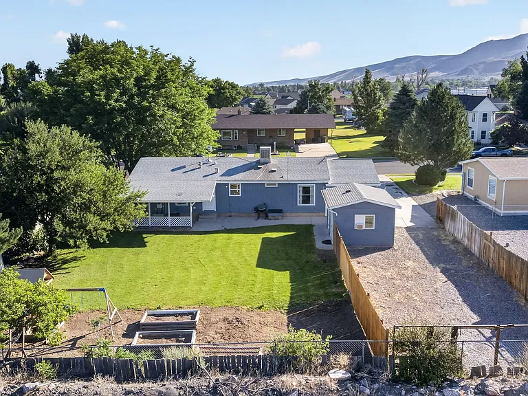992 S West Redview Dr — Photo 23