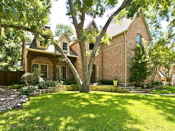 2nd image of 2809 Hidden Forest Dr