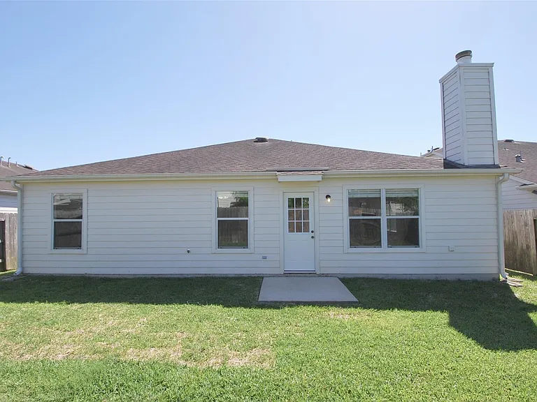 2826 Foster Hill Dr — Photo 14