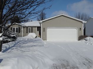 816 22nd St NW, East Grand Forks, MN 56721