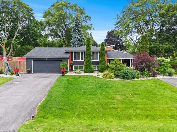 8 Bendamere Dr, Grimsby, ON L3M 2N3