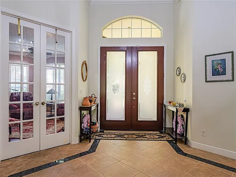 5873 Pine Ridge Cir — Photo 3