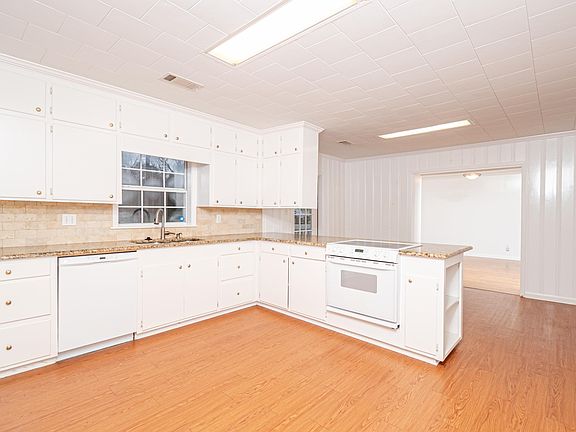 2nd image of 875 Ouachita 64 Ave #64