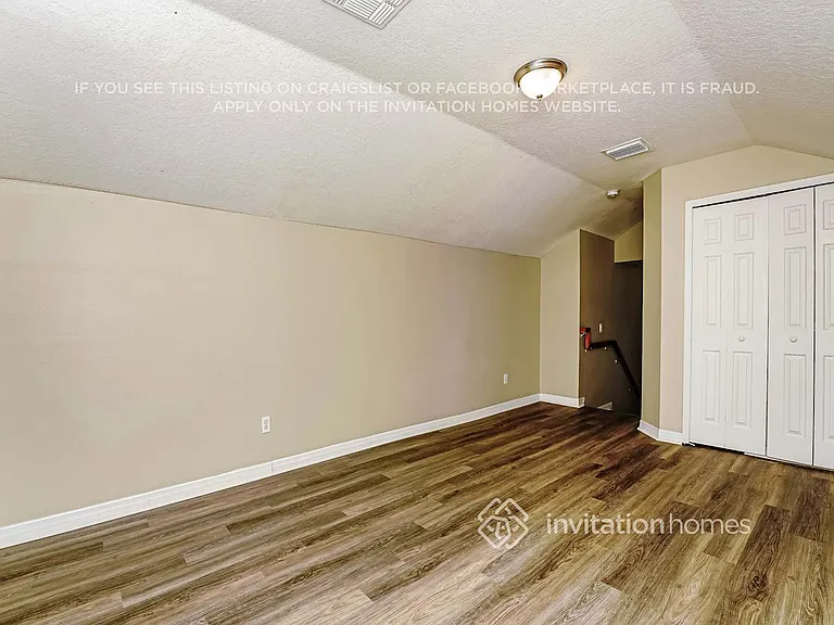 945 Pickfair Ter — Photo 11