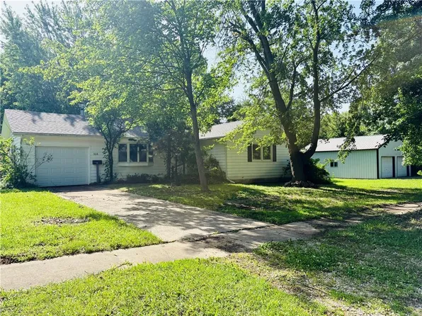 306 N Green St, Yates Center, KS 66783