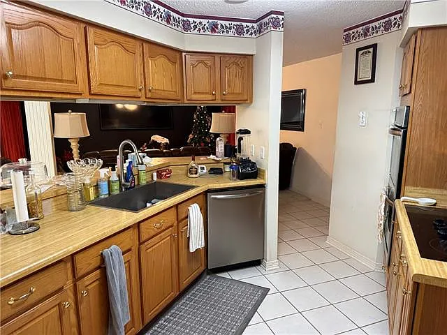 1008 Parc Helene Dr — Photo 4