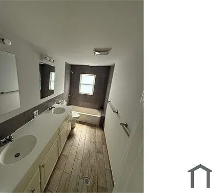 182 Hewitt St — Photo 2