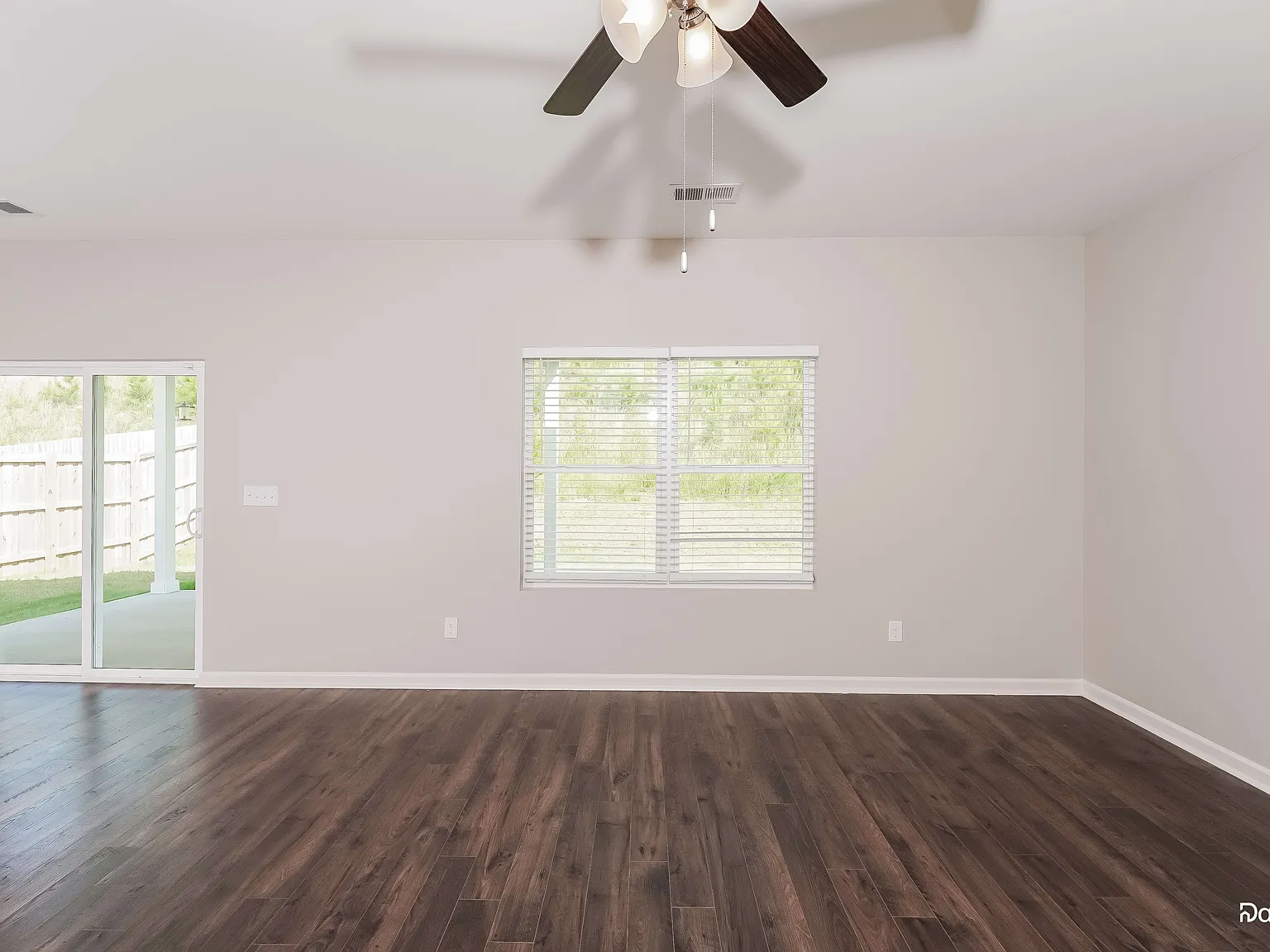 5 bed, 3.0 bath, 2510 sqft, $2,560 — Photo 4