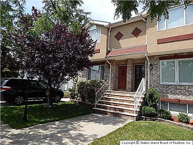 1st image of 532 Eltingville Blvd