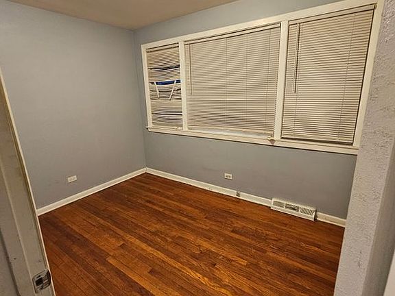 3rd image of 7814 S Essex Ave #1