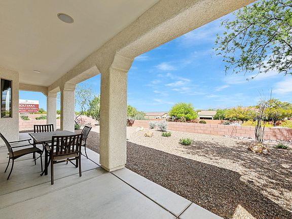 3rd image of 870 N Camino Colina Del Pino