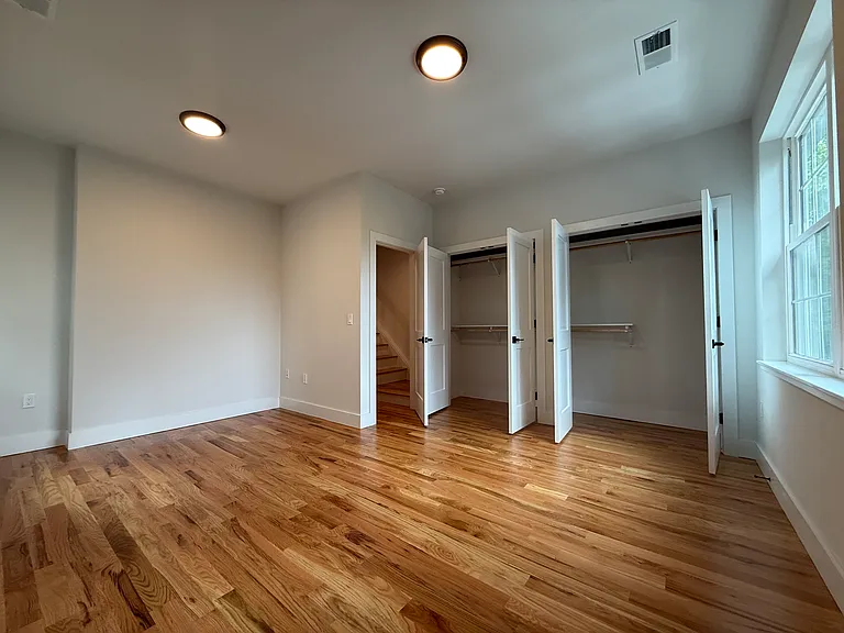 160 Main St #4 — Photo 26