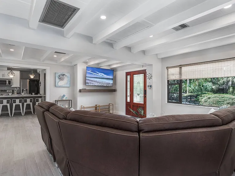 5005 Commonwealth Dr — Photo 8