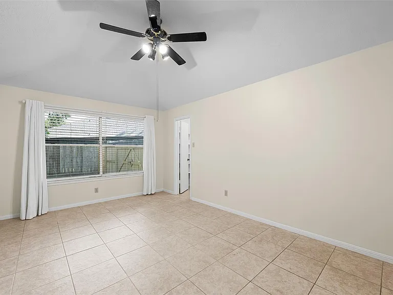 17402 Eastwood Cir — Photo 13