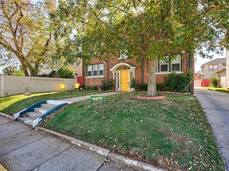 308 NW 24th St #B — Photo 2