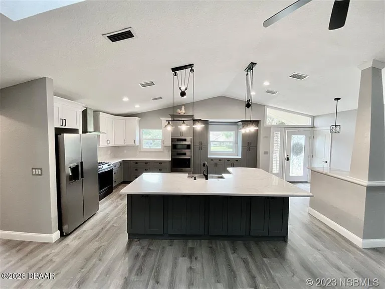 1031 Club House Blvd — Photo 4