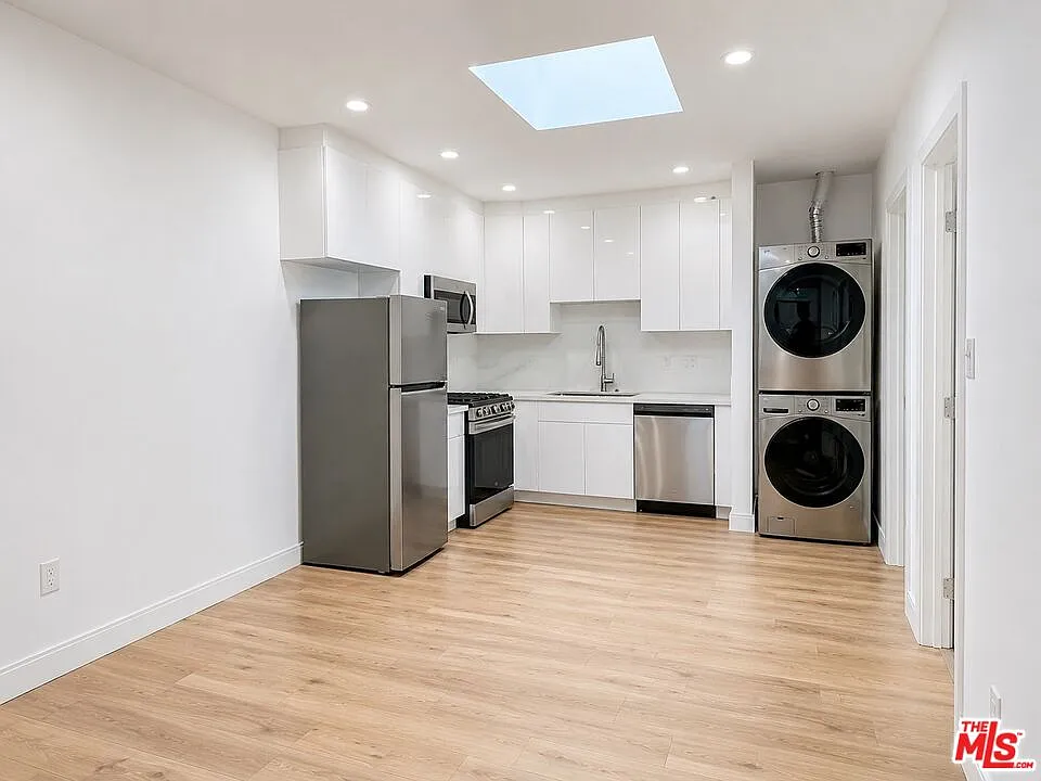 1 bed, 1.0 bath, 500 sqft, $1,900 — Photo 3