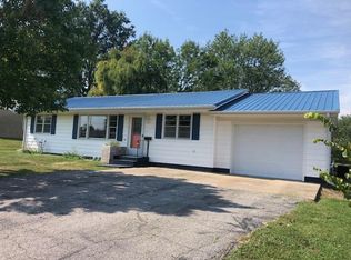 705 Maple Ln, Macon, MO 63552