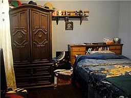 4th image of 2121 Gould Ave
