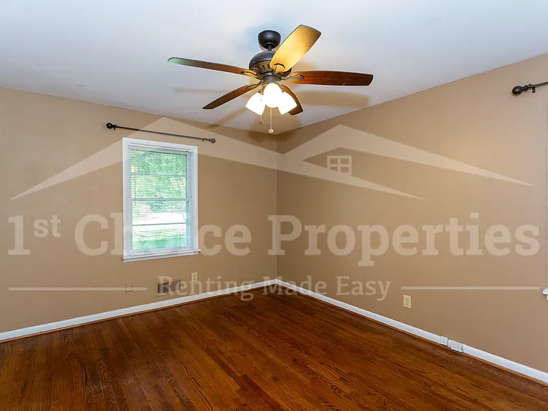 2050 Pinehurst Dr — Photo 10
