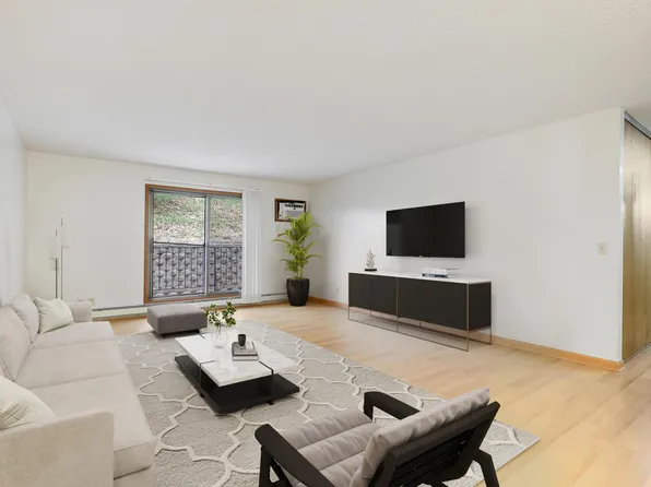 5697 Green Circle Dr APT 120, Minnetonka, MN 55343