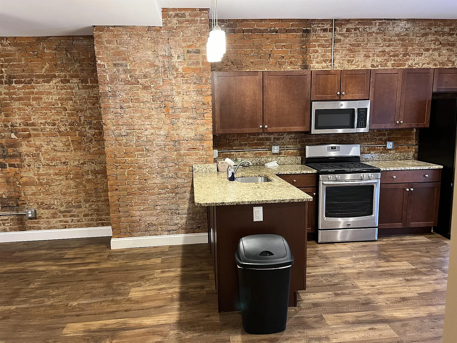 419 North Queen Street — Photo 2