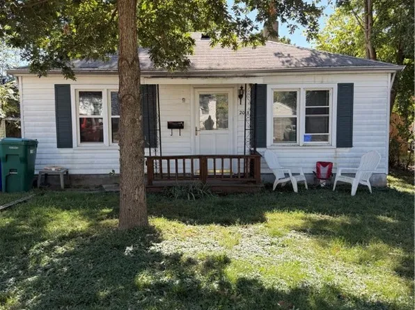 2015 E Lincoln Ave, Decatur, IL 62521