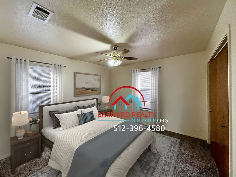 1404 Earle — Photo 10