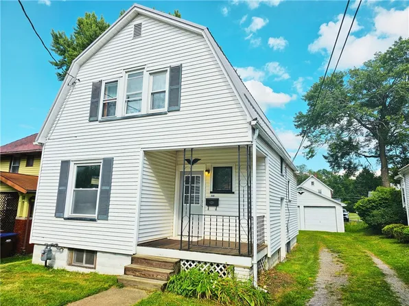 110 W Washington Blvd, Grove City, PA 16127
