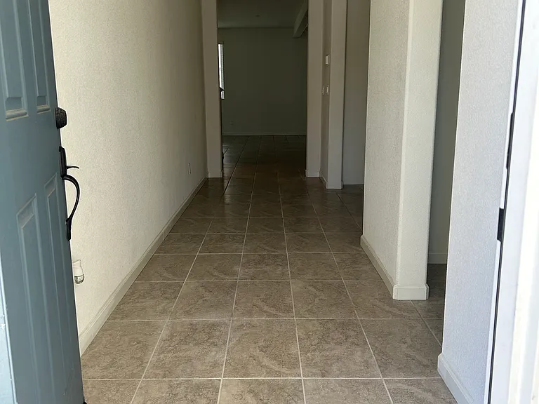 2346 Sheldon Dr — Photo 2