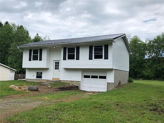 2nd image of 6240 Country Ln