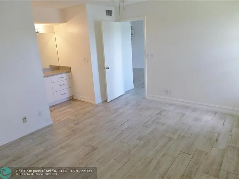 911 Twin Lakes Dr #3-N — Photo 50