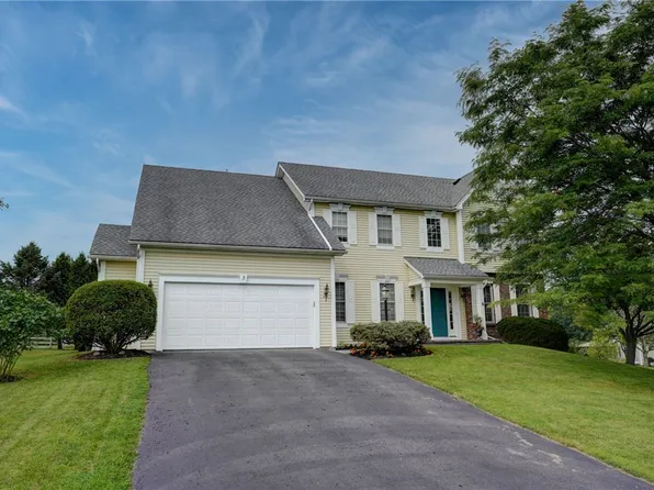 3 Post Side Ln, Pittsford, NY 14534