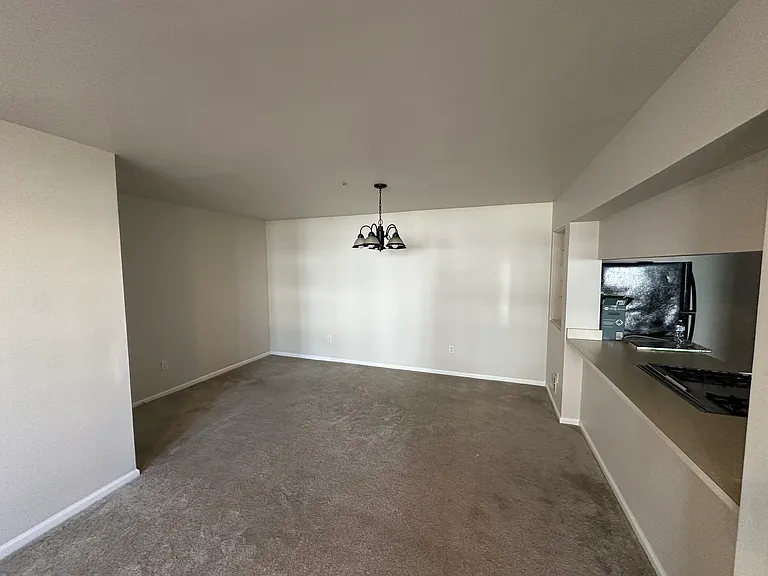 300 Waters Edge Dr #300 — Photo 3