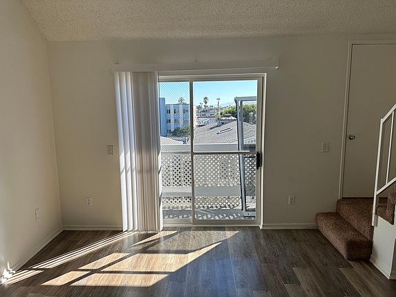 5th image of 250 Elm Ave Unit 414