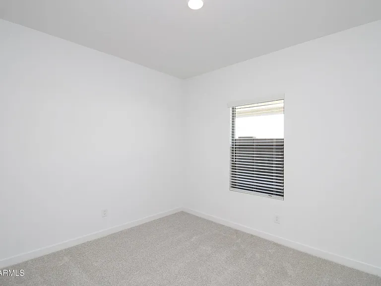 7869 N 80th Ave — Photo 13